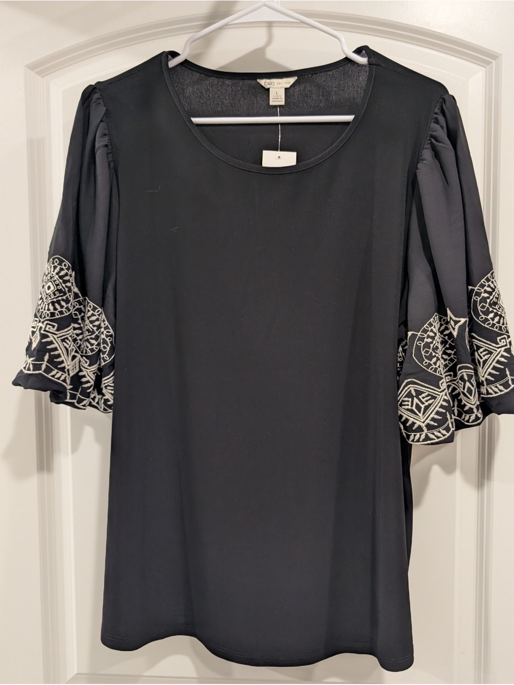 NWT Cato Black with White Embroidered Sleeves Size L